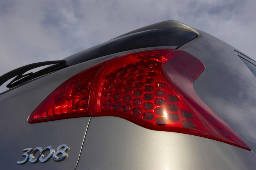  Peugeot 3008 2010 года  (фото 114 из 148)